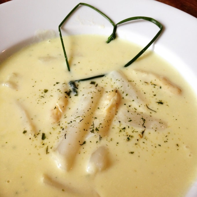 Spargelcremesuppe Mit Schalen — Rezepte Suchen