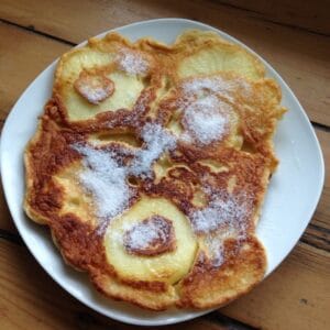 Apfelpfannkuchen aus dem Ofen