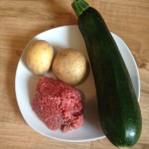 Zucchini mit Kartoffeln und Hackfleisch