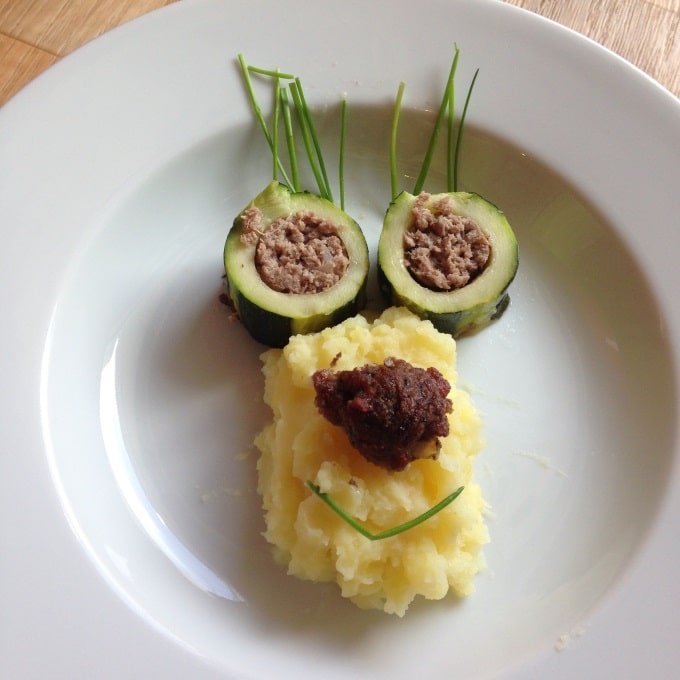 Gefüllte Zucchini mit Hack - Kinder, kommt essen!