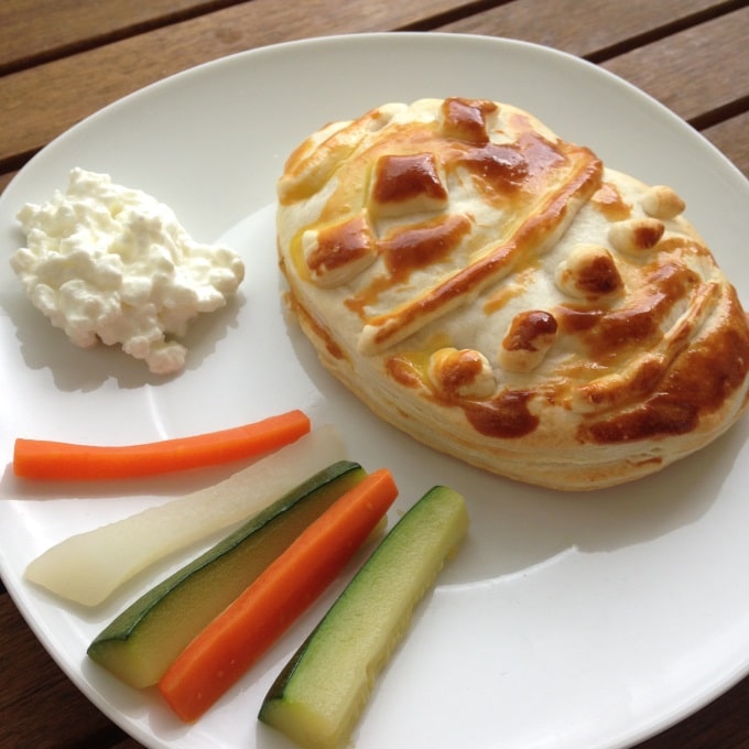 Mediterran gefüllte Blätterteigtaschen *Osterstyle* - Kinder, kommt essen!