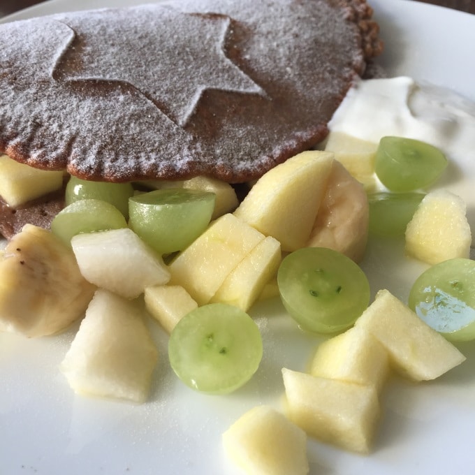 Umgang mit Messern Obstsalat Schokopfannkuchen (5)