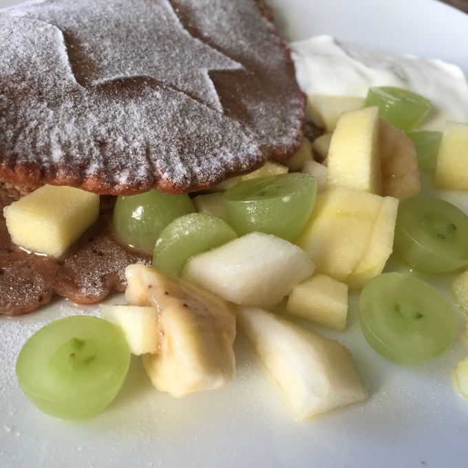 Umgang mit Messern Obstsalat Schokopfannkuchen (6)