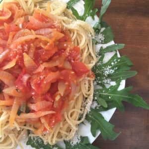 Pasta mit süßer Tomatensauce