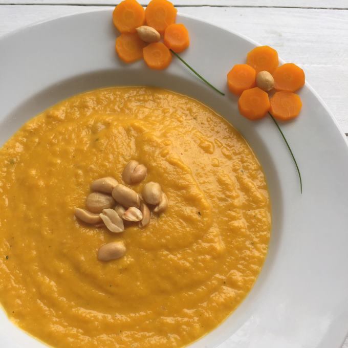 Möhren-Erdnuss-Suppe Möhren Dinkel Brötchen (4)