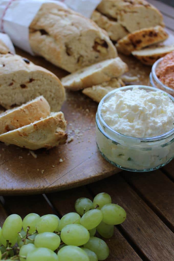 Dreierlei Baguette mit Feta-Dip - Kinder, kommt essen!