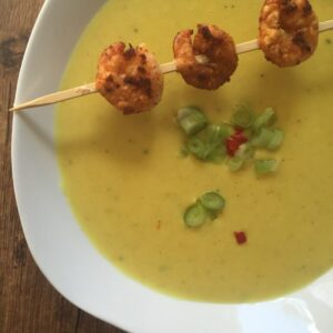 Kartoffel-Curry-Suppe mit Garnelen