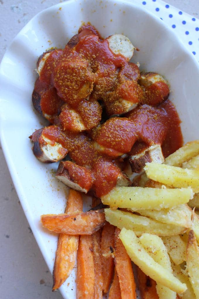 Zweierlei Pommes Currywurst (2)