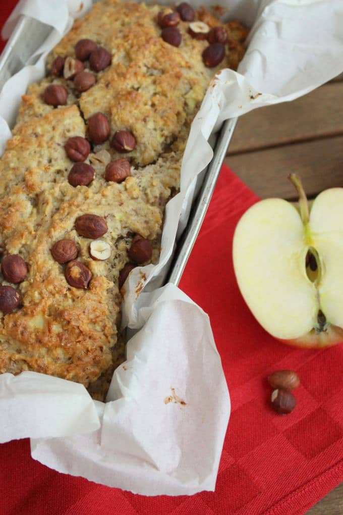 Apfel-Haselnuss-Brot - Kinder, kommt essen!