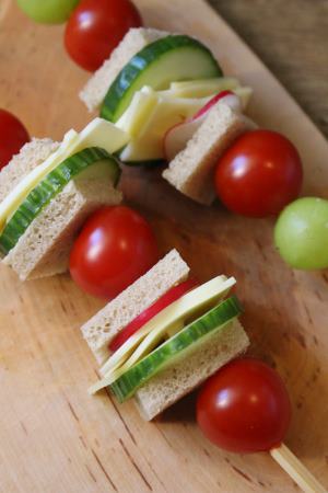 Kreative Brotzeit mit Bergader Käse (Werbung)