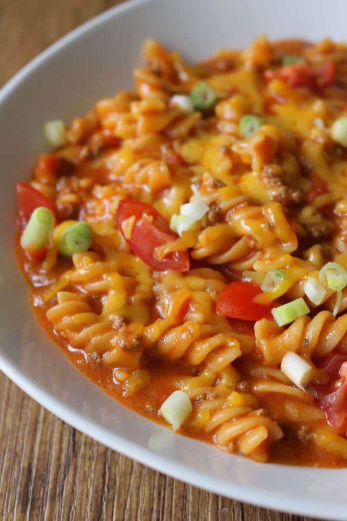 One-Pot-Cheeseburger-Pasta