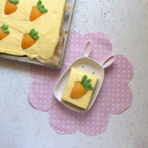 Spiegeleierkuchen (im Oster-Outfit)