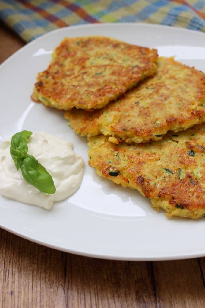 Kartoffel-Zucchini-Puffer mit Käse