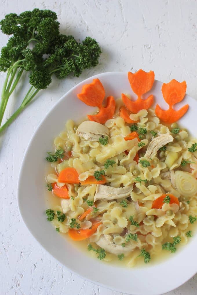 Schnelle Hühnersuppe (Suppenmittwoch im Juni)