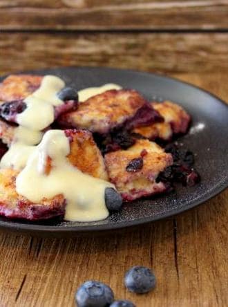 Haferflocken-Kaiserschmarrn mit Heidelbeeren