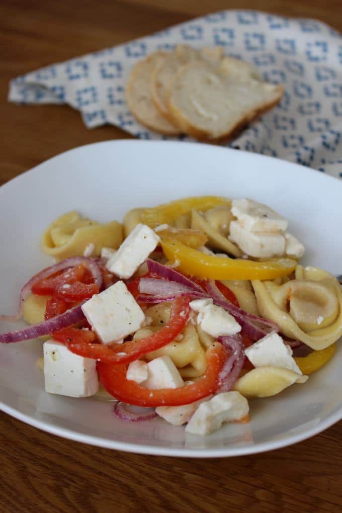 Griechischer Tortellinisalat