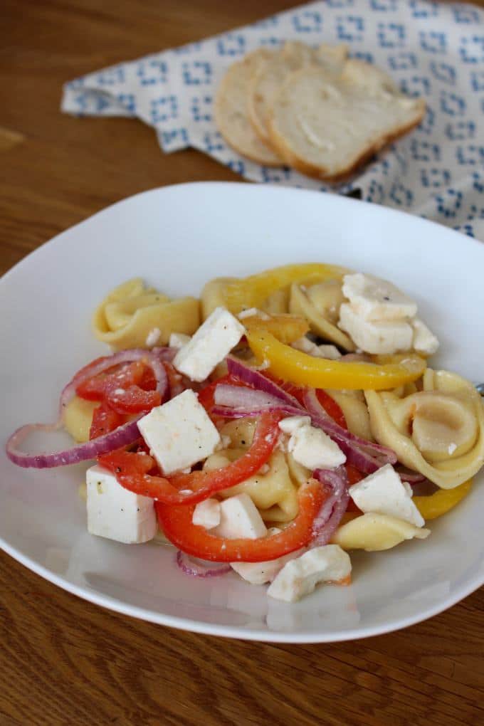 Griechischer Tortellinisalat