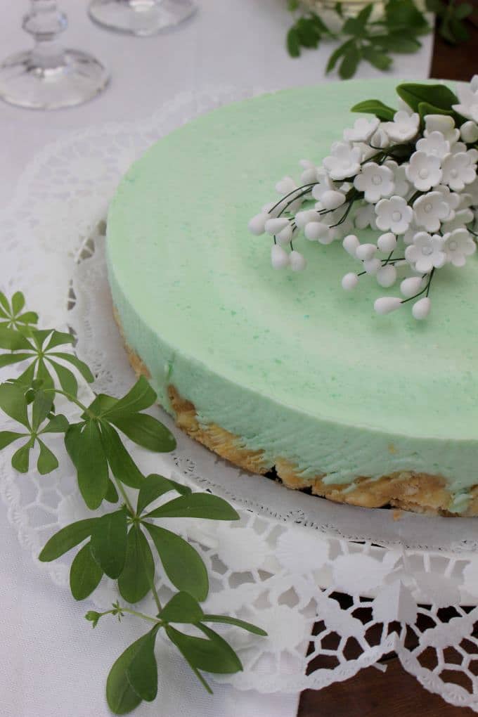 Waldmeister Torte Mit Pistazien — Rezepte Suchen