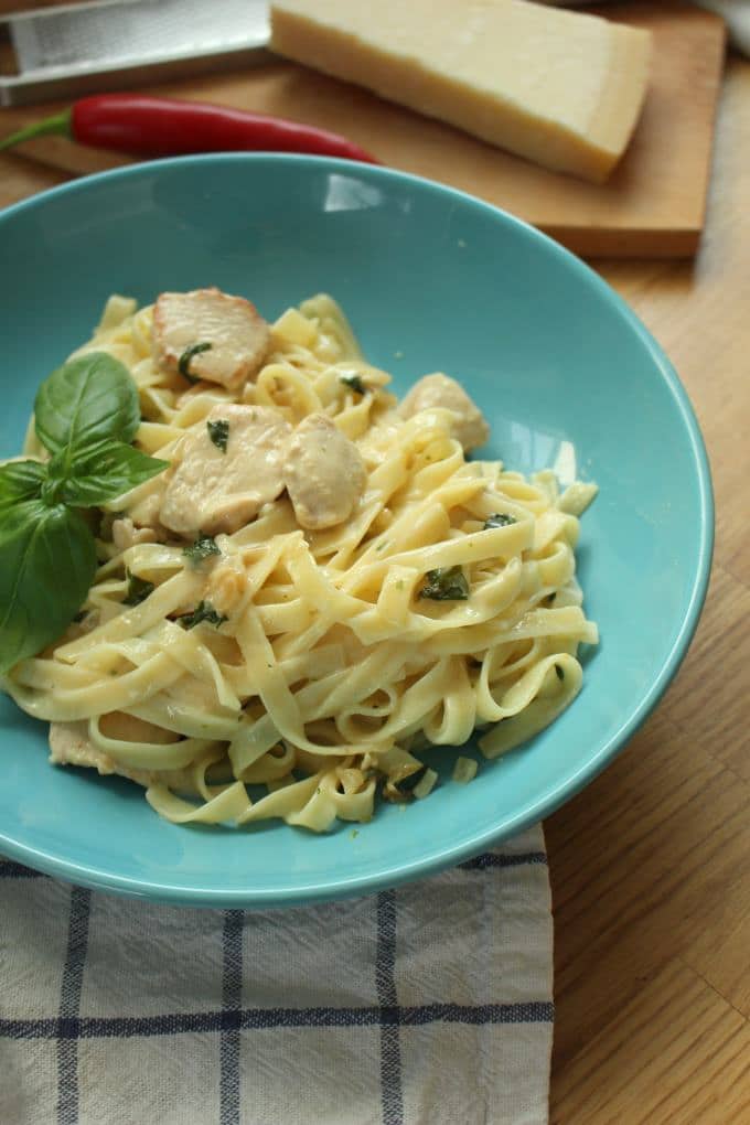 Honig-Basilikum-Pasta mit Hähnchen