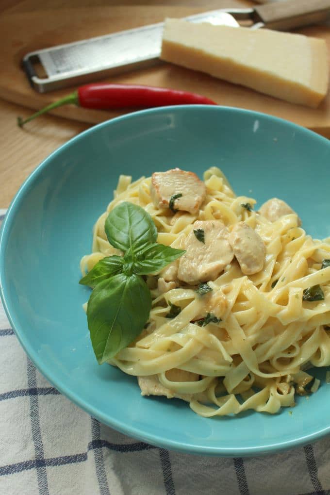 Honig-Basilikum-Pasta mit Hähnchen