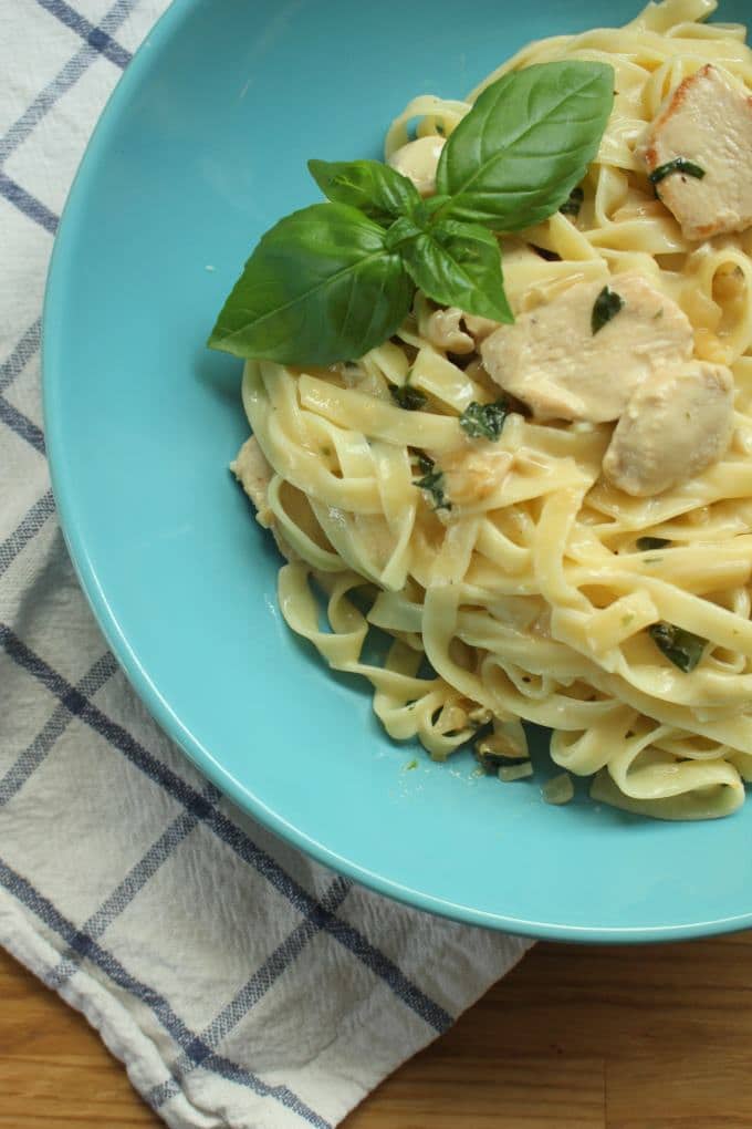 Honig-Basilikum-Pasta mit Hähnchen