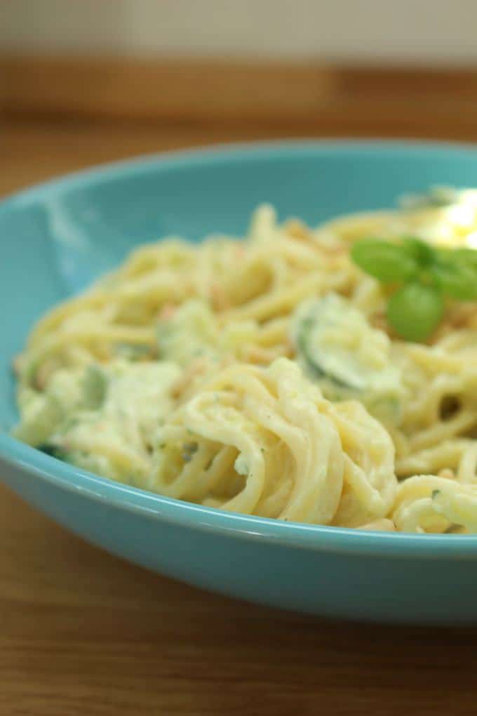 Pasta mit Zucchini-Frischkäse-Sauce
