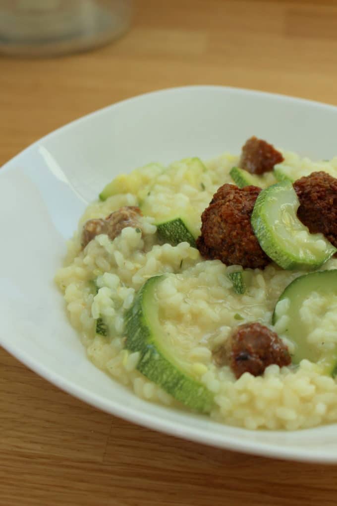 Zucchinirisotto mit Hackbällchen