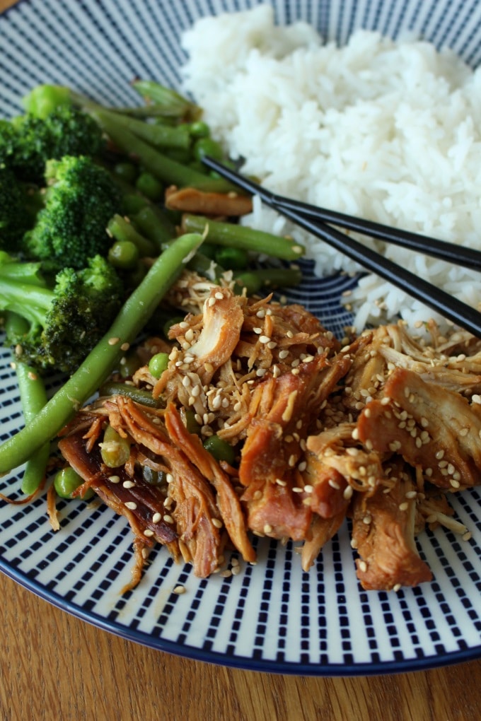 Pulled Teriyaki Chicken mit Tiefkühlgemüse (Werbung)