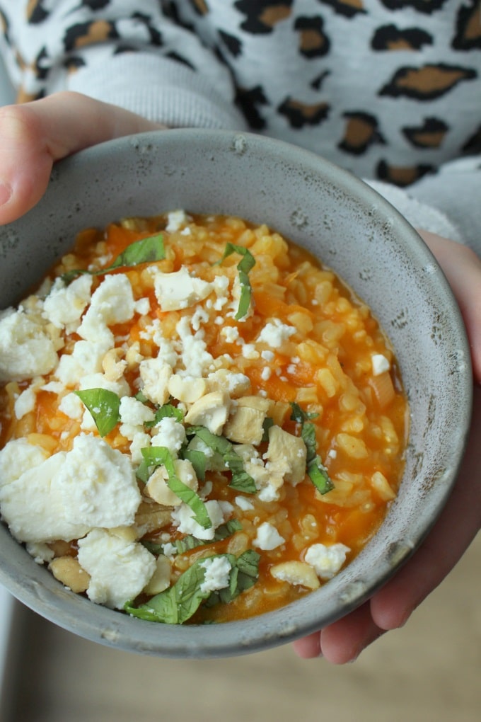 Curry-Möhren-Risotto mit Cashewnüssen und Feta für die ganze Familie