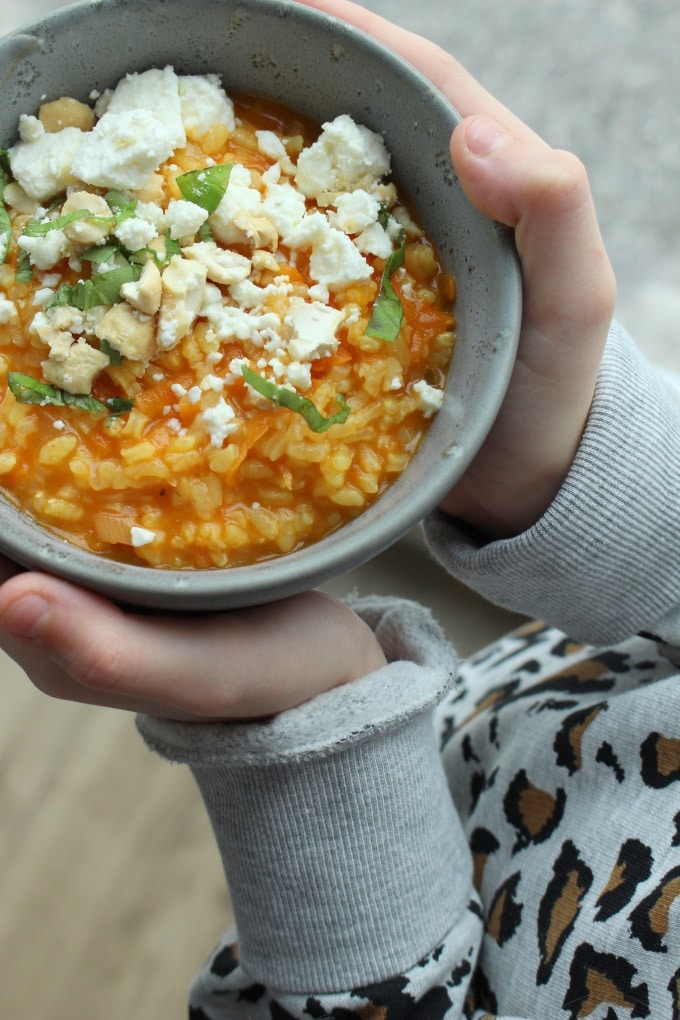 Curry-Möhren-Risotto mit Cashewnüssen und Feta für die ganze Familie