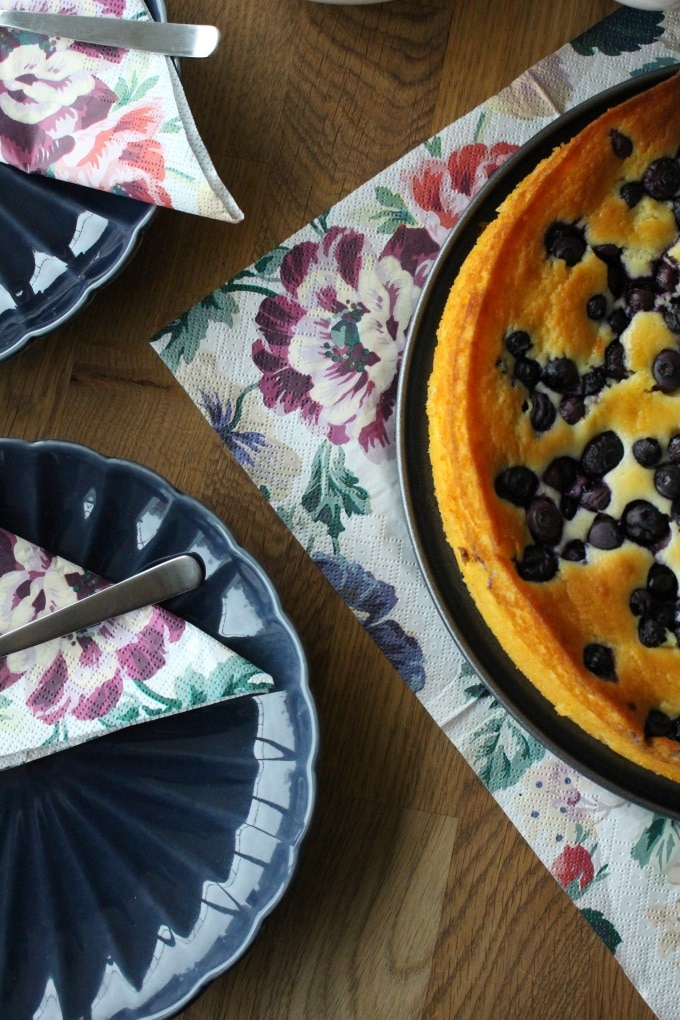 Quark-Grieß-Kuchen mit Heidelbeeren