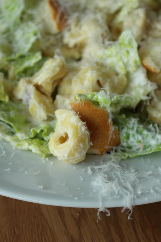 Caesar Tortellini Salat