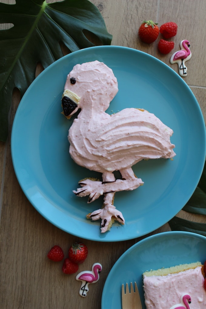 Flamingo - Fantakuchen mit Erdbeer-Himbeer-Creme