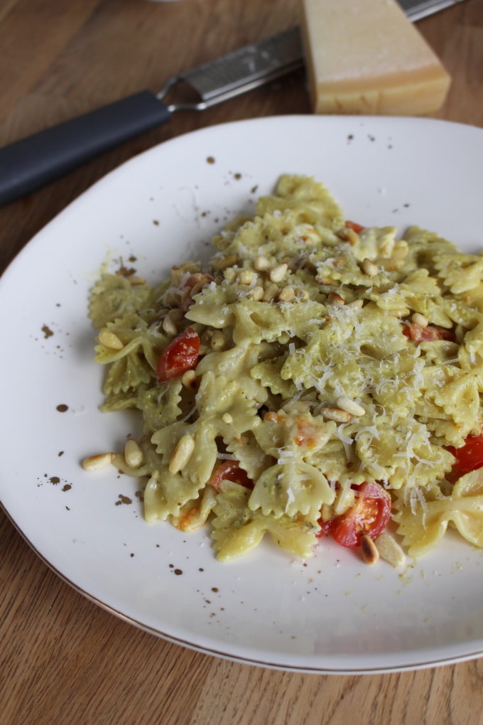 Pasta mit Bärlauch-Pesto für den gemeinsamen Familientisch