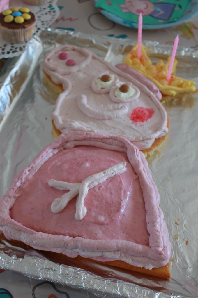 Peppa - Fantakuchen mit Erdbeer-Himbeer-Creme