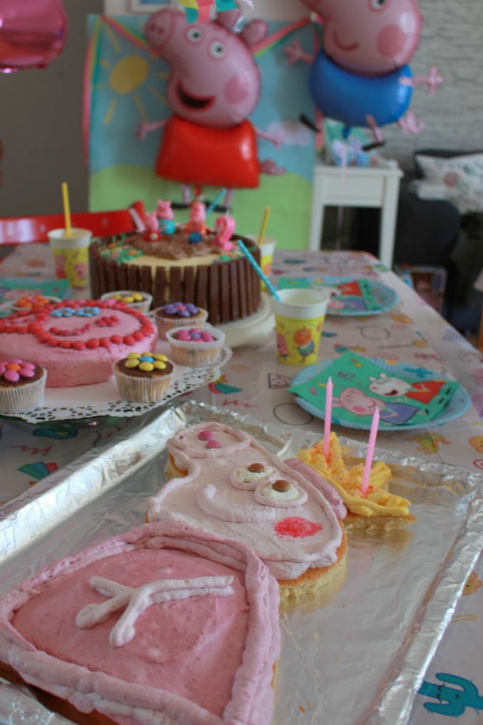 Peppa - Fantakuchen mit Erdbeer-Himbeer-Creme