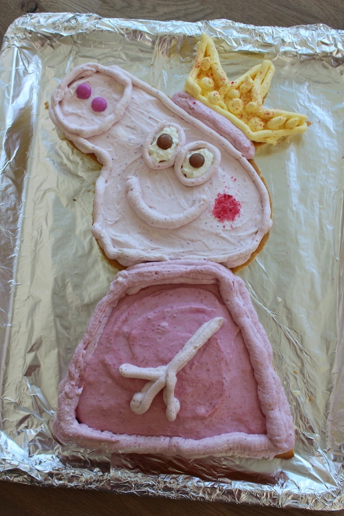 Peppa - Fantakuchen mit Erdbeer-Himbeer-Creme