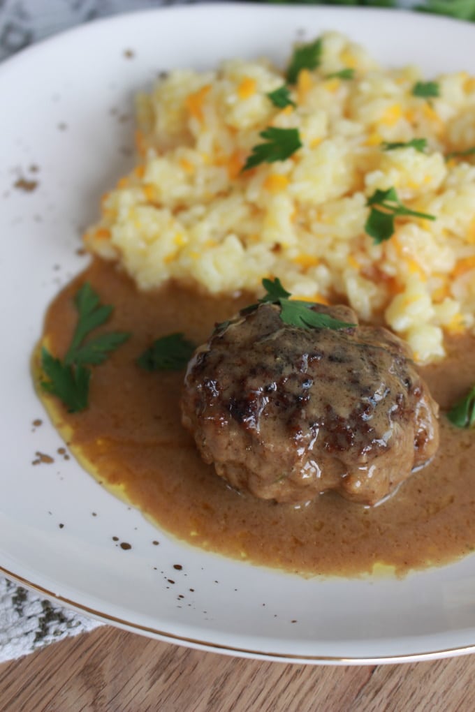 Rahm-Frikadellen mit Möhrenrisotto