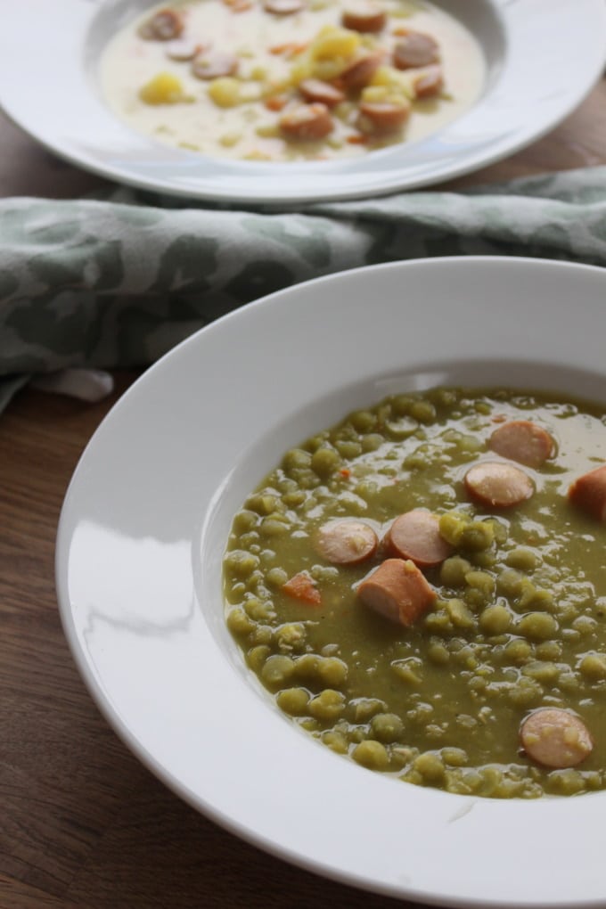 Klassische Erbsensuppe