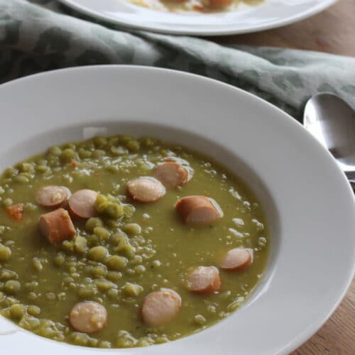 Klassische Erbsensuppe