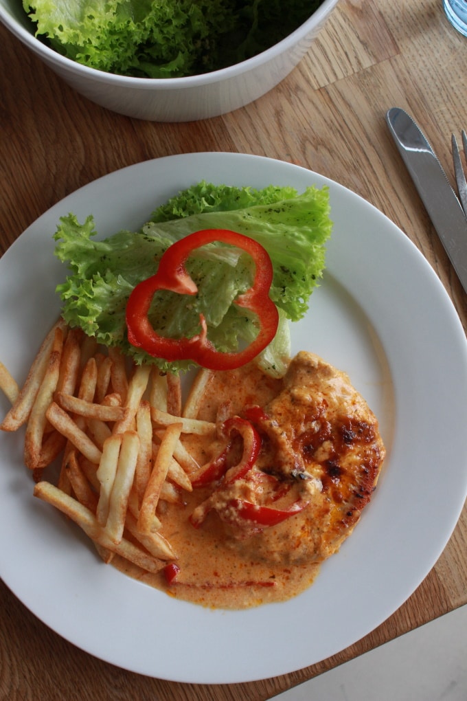 Paprika-Sahne-Schnitzel aus dem Ofen