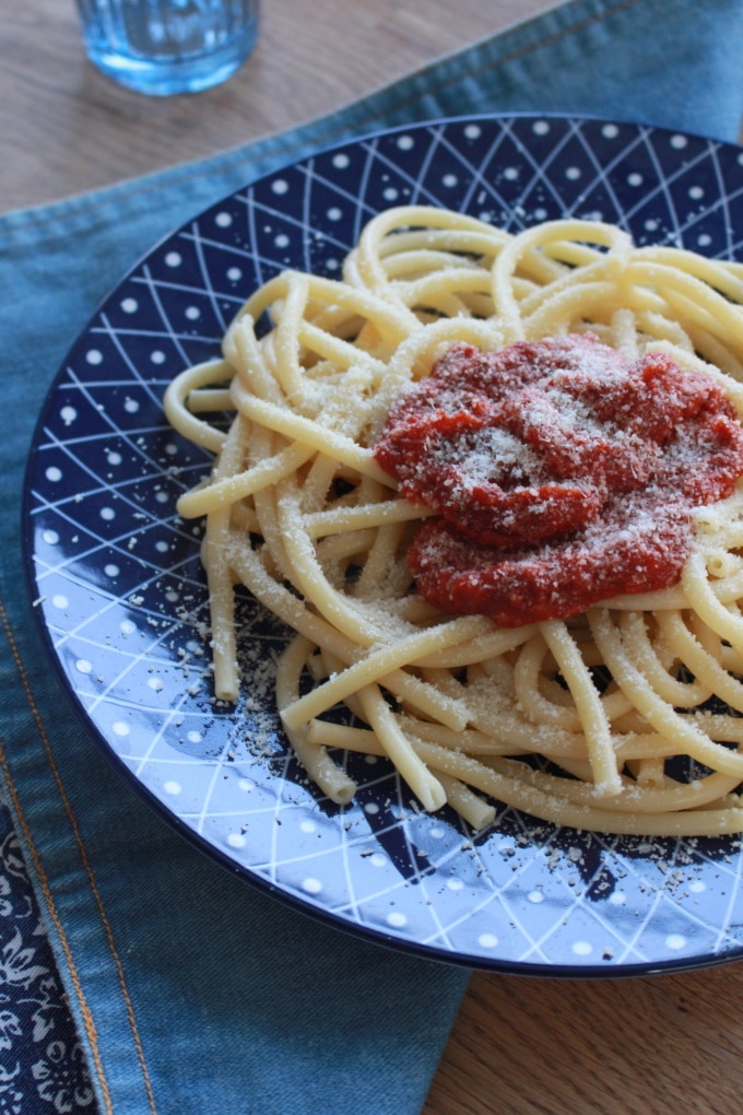 Schnelles Pasta-Gericht: Makkaroni mit Tomatensauce