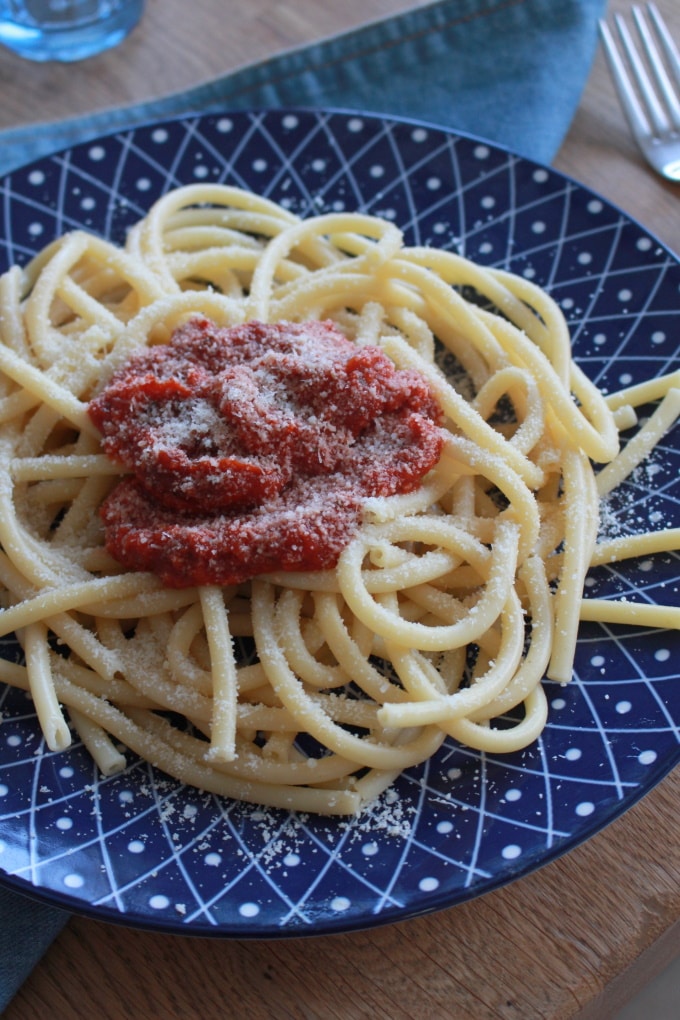 Makkaroni mit Tomatensauce