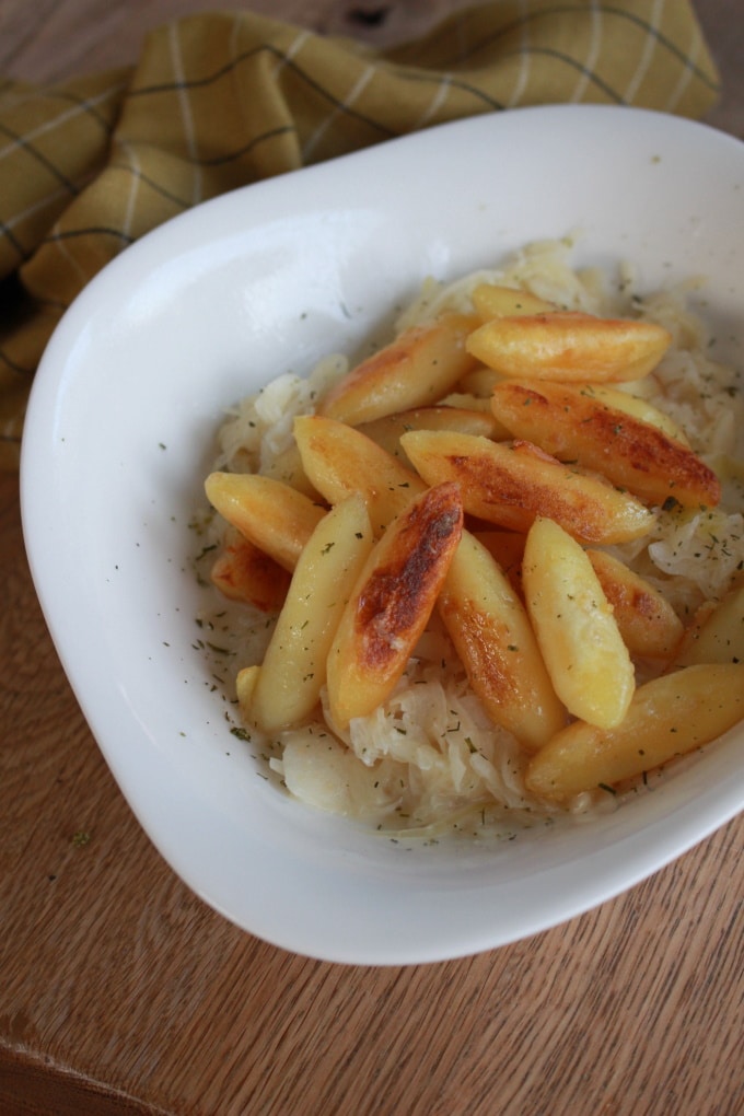 Schupfnudeln auf süßem Sauerkraut - ein leckeres Familiengericht