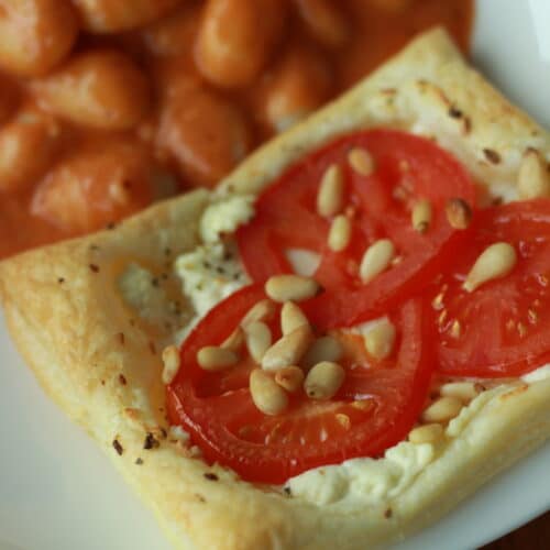 Tomaten-Blätterteig-Ecken