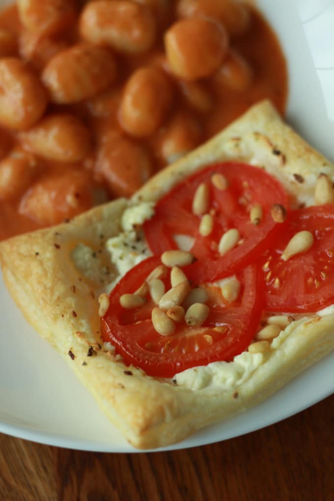 Tomaten-Blätterteig-Ecken