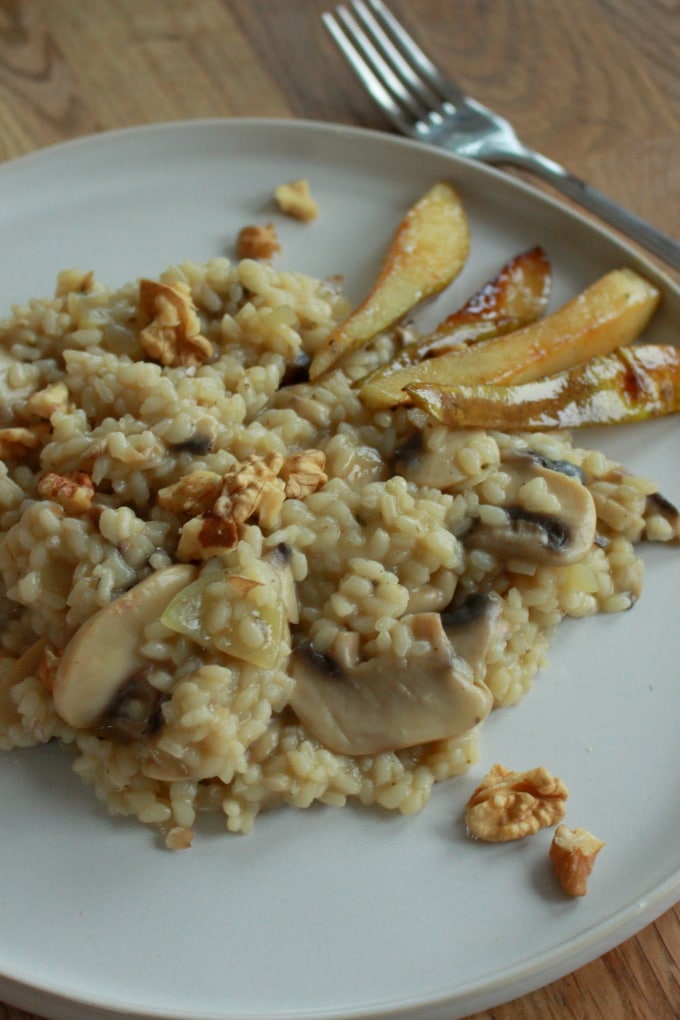 Pilzrisotto mit karamellisierter Birne und Walnuss