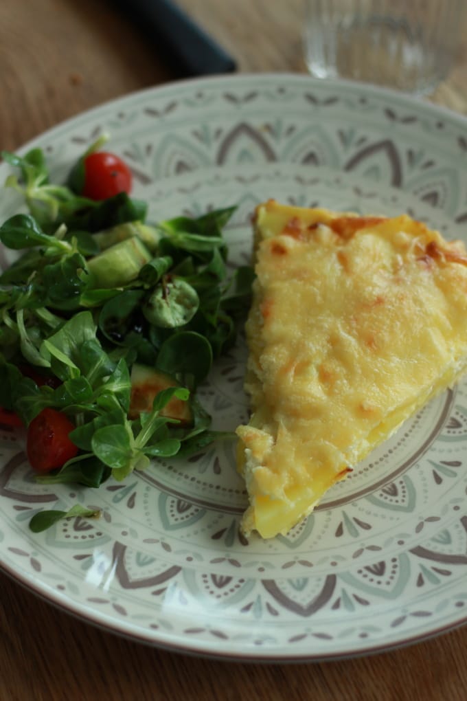 Schmackhafte Kartoffel-Quiche für die ganze Familie