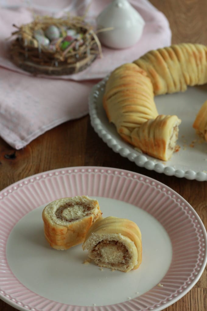 Wollknäuel-Brot mit Haselnussfüllung - Kinder, kommt essen!