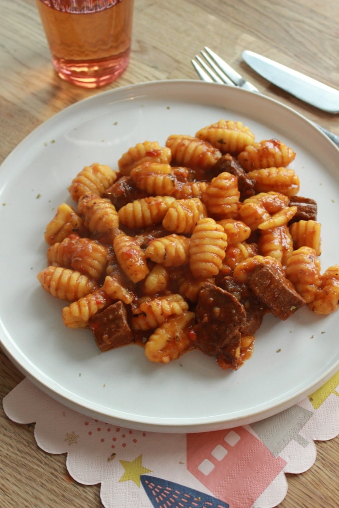 Gulasch-Gnocchi-Topf